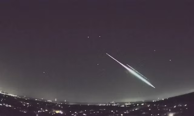 Trăng non tháng 4 mở 'cửa sổ vàng' săn mưa sao băng