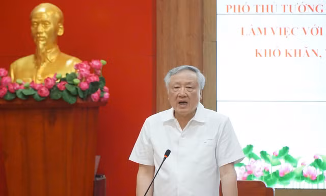 Phó Thủ tướng Thường trực Nguyễn Hòa Bình: Khánh Hòa phải tập trung xử lý, tháo gỡ khó khăn cho các dự án tồn đọng