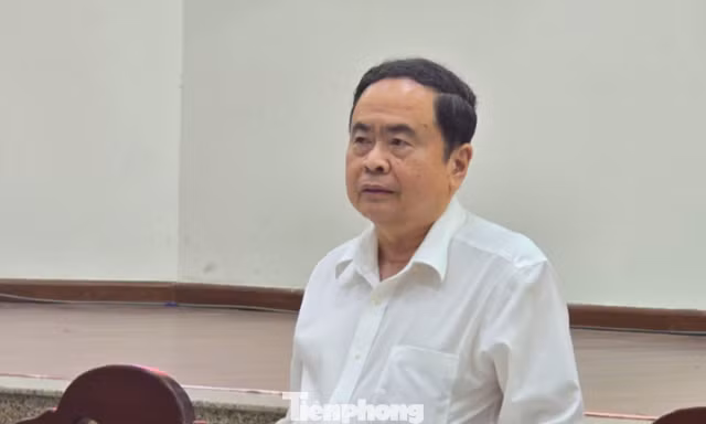 Chủ tịch Quốc hội kiểm tra công tác chuẩn bị bầu cử tại Vĩnh Long