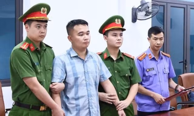 Điểm thi bất thường tại Tuyên Quang: Giữ khẩn cấp thầy giáo để tránh tẩu tán tài liệu, xoá bỏ dấu vết