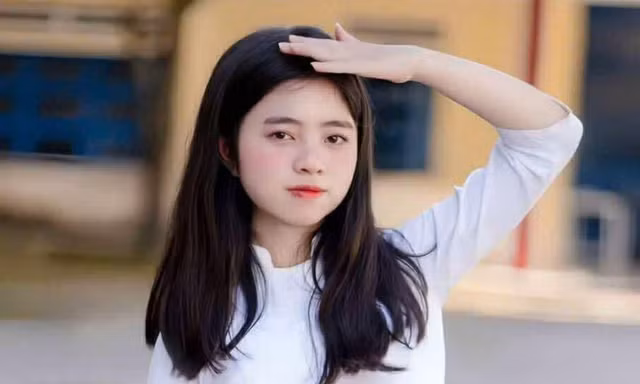 Nữ sinh mồ côi ở Đà Nẵng đạt 29 điểm khối C00 mơ thành cô giáo dạy Văn