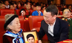 Xúc động những câu chuyện thời hoa lửa