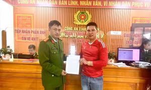 Người đàn ông nhận lại 499.999.999 đồng sau khi chuyển khoản nhầm