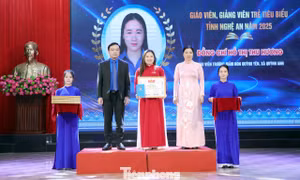 Nghệ An tuyên dương ‘Học sinh 3 Tốt’ và giáo viên trẻ tiêu biểu năm 2025
