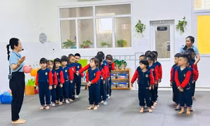 Giáo viên, nhân viên hợp đồng thấp thỏm lo mất việc