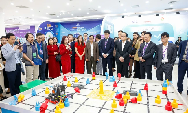 Khai trương Hệ sinh thái STEM Quốc gia, tôn vinh giải đấu STEM, Robotics