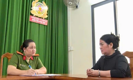 Công an TP.HCM triệt phá nhóm tín dụng đen núp bóng quán sinh tố do ‘Má Hạnh’ cầm đầu