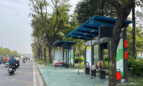 Phát hiện người đàn ông tử vong bất thường tại trạm xe buýt ở TPHCM