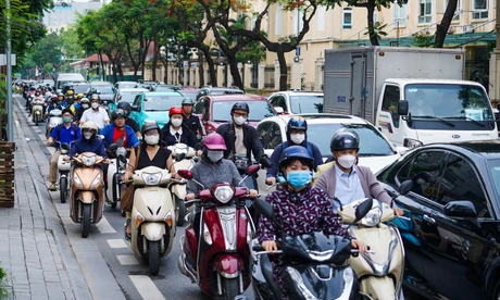 Đếm ngược 12 tháng: Vành đai 1 Hà Nội nói không với xe máy xăng từ tháng 7/2026