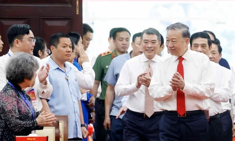 Tổng Bí thư Tô Lâm thăm, chúc tết Đảng bộ, chính quyền và nhân dân TPHCM