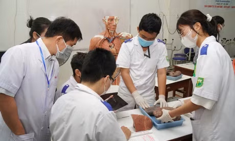 Soi điểm chuẩn khối ngành sức khỏe các trường đại học trên cả nước
