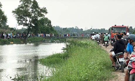 Nhảy xuống rạch cứu bạn, cả 2 nam sinh ở TPHCM tử vong 