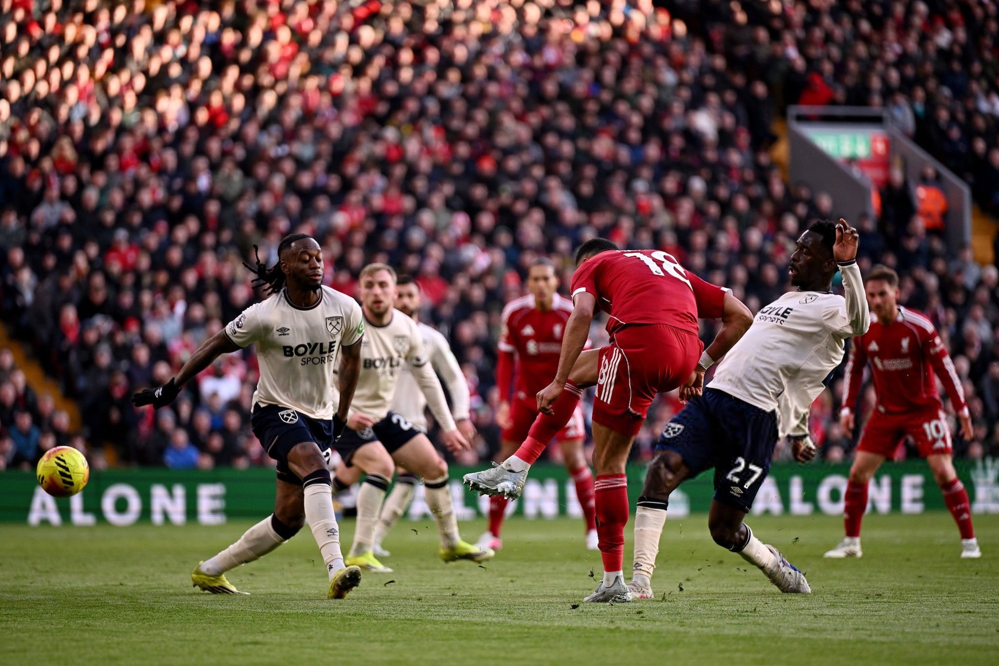 Liverpool đại phá West Ham trong trận cầu có 7 bàn thắng | Báo điện tử Tiền  Phong