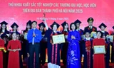 Vinh danh 95 thủ khoa tốt nghiệp xuất sắc các trường đại học, học viện trên địa bàn Thủ đô