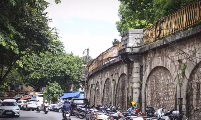 Vòm cầu Phùng Hưng có thể 'hồi sinh' thành không gian văn hóa và ẩm thực độc đáo