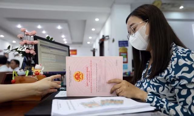 Công chứng giao dịch bất động sản không phụ thuộc địa giới sẽ 'thực hiện theo lộ trình'