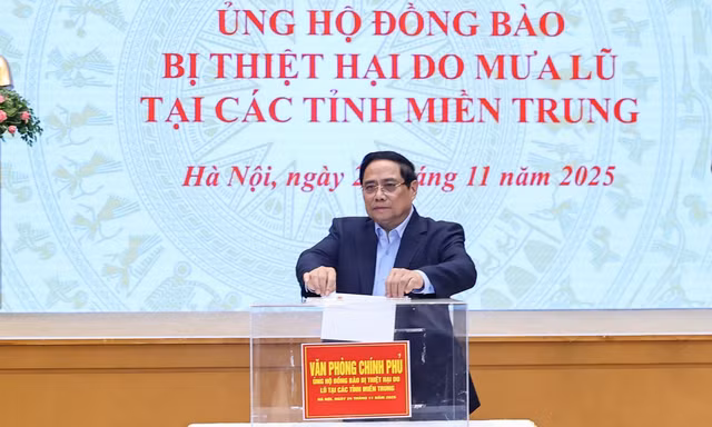 Thủ tướng: Nhanh chóng có Nghị quyết khắc phục hậu quả thiên tai, Nhân dân đang rất cần