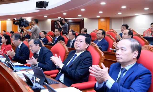 Trung ương cho ý kiến về nhân sự Phó Thủ tướng và hai Bộ trưởng