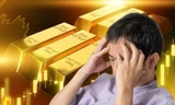 Giá vàng 'nhảy múa' không ngừng, người mua lỗ hay lãi? 