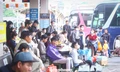 Bến xe đông người rời Hà Nội về quê nghỉ Tết Dương lịch
