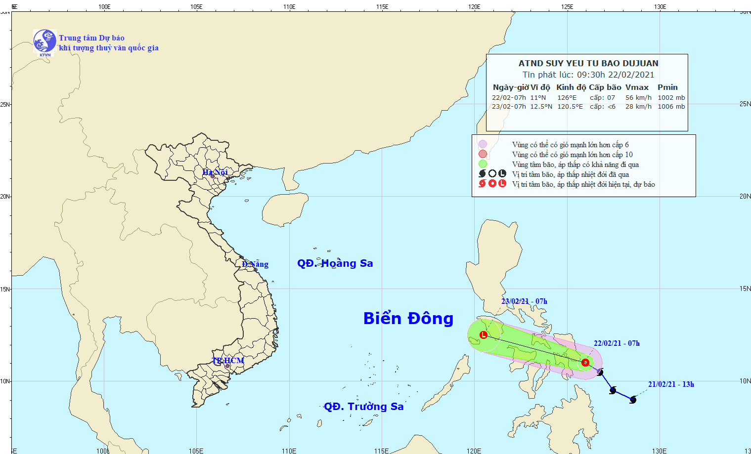 Bão Dujuan đã suy yếu nhanh trước khi vào Biển Đông. 