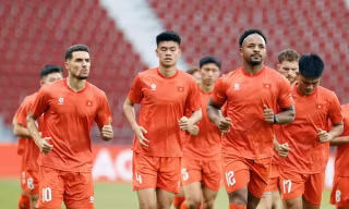 Đội tuyển Việt Nam làm quen 'chảo lửa' Rajamangala