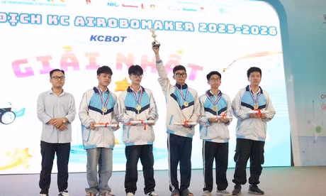 Dấu ấn sáng tạo của học sinh tiểu học tại Chung kết Vô địch KC aiRoboMaker 