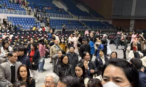 Show nhạc ở Hà Nội khán giả tới mới thông báo hủy: Bài học nhãn tiền 