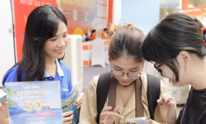 'Cháy' tour du lịch dịp 30/4, đi nước ngoài rẻ hơn nội địa