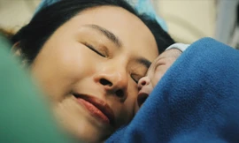 Hoa hậu Ngọc Hân gặp hiện tượng hiếm khi sinh con, xảy ra ở 1/80.000 ca sinh