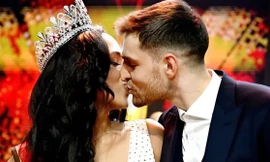 Hoa hậu bị chụp lén