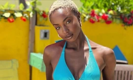 Nữ ca sĩ tóc tém đăng quang hoa hậu