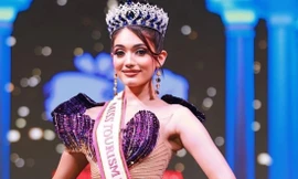  Hoa hậu từ bỏ danh hiệu sau một đêm đăng quang