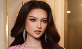 Á hậu Thu Ngân đại diện Việt Nam thi Hoa hậu Liên lục địa