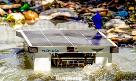 Xem robot vớt rác trên kênh Hy Vọng