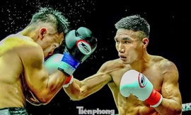 Tay đấm Nguyễn Văn Hải thắng đối thủ trẻ hơn 15 tuổi, hơn cả chiều cao và cân nặng