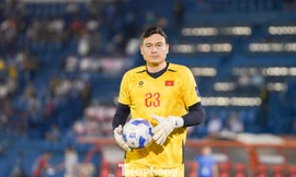 HLV Kim Sang-sik nói gì về phần trình diễn của thủ môn Đặng Văn Lâm