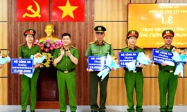 Khen thưởng các đơn vị triệt phá đường dây sản xuất ma túy quy mô lớn 