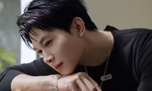 Anh Tú Atus nhập vai Hoàng Tử Quỷ, khán giả lo "đẹp trai quá chẳng ai sợ"