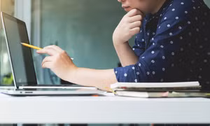 Tách nhỏ kỳ thi tốt nghiệp THPT thành nhiều đợt: Teen lo ngại về tính công bằng