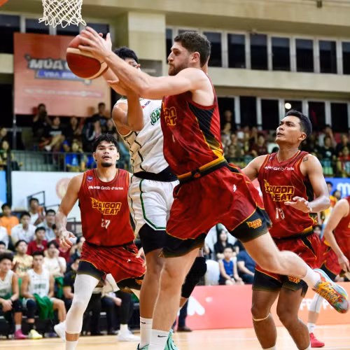 VBA 2026: "Ông Ba Mươi" quẩy cực sung, Saigon Heat thắng đậm ngày ra quân