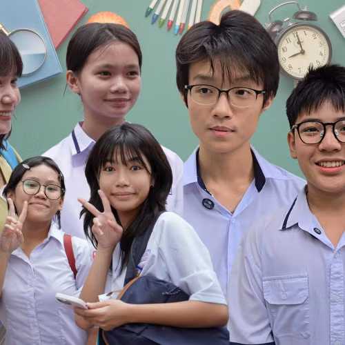 Teen 2K11 xả hơi sau thi: Người ngủ bù 8 tiếng, hội chốt kèo thể thao