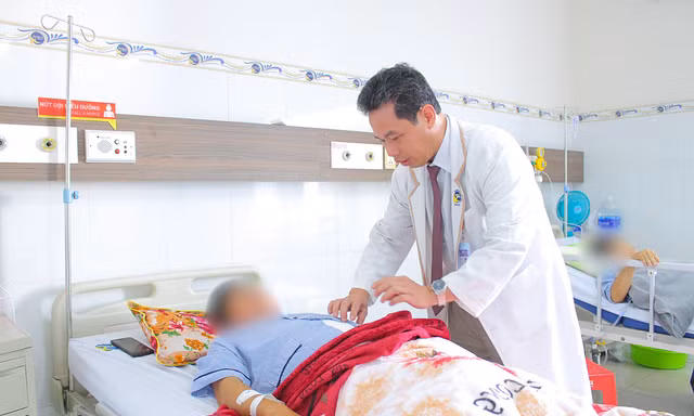Người đàn ông nguy kịch vì bị bò húc
