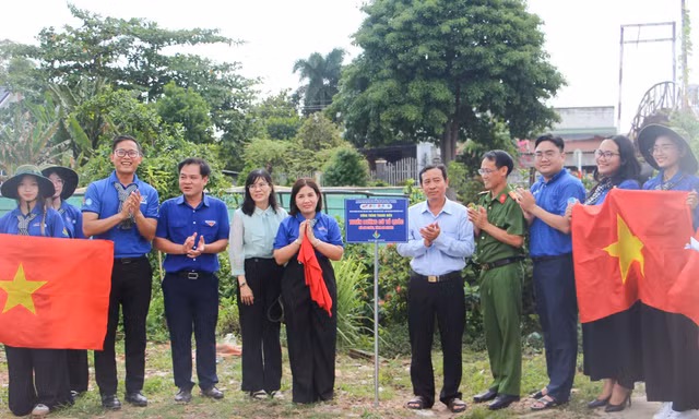 Thành Đoàn TP. HCM thăm, động viên chiến sĩ tình nguyện ‘Mùa Hè Xanh’ tại An Giang