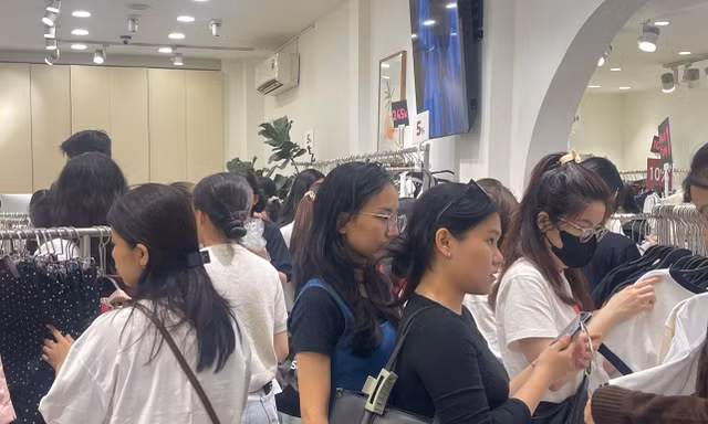 Tâm lý FOMO của giới trẻ khiến ngày Black Friday vẫn náo nhiệt