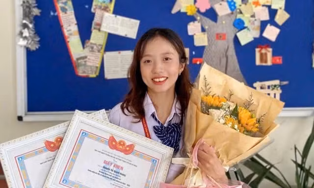 Nữ sinh GenZ chinh phục hành trình kép bằng nỗ lực không ngừng 