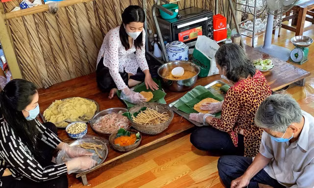 Coi chừng nhập viện vì 'đặc sản nhà làm' ngày Tết