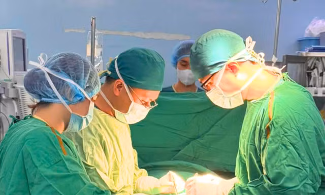 Thiếu niên bị mất tinh hoàn vì bỏ qua dấu hiệu cảnh báo nguy hiểm