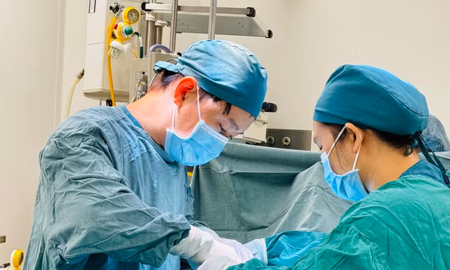 Bé 6 ngày tuổi bị vỡ ruột thừa, bác sĩ cảnh báo 'nóng'