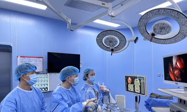 Người đàn ông đột ngột bị mù vì một thủ phạm không ngờ ẩn ở nền sọ